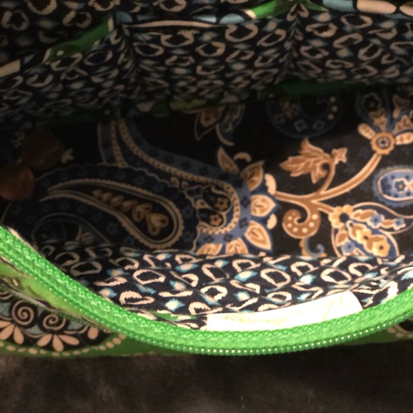 Vera Bradley Bag - Picture 4 of 4